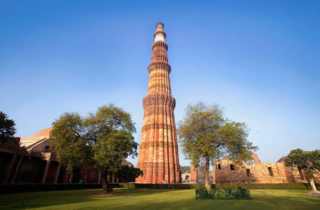 Delhi me Ghumne ki Jagah Qutab-Minar